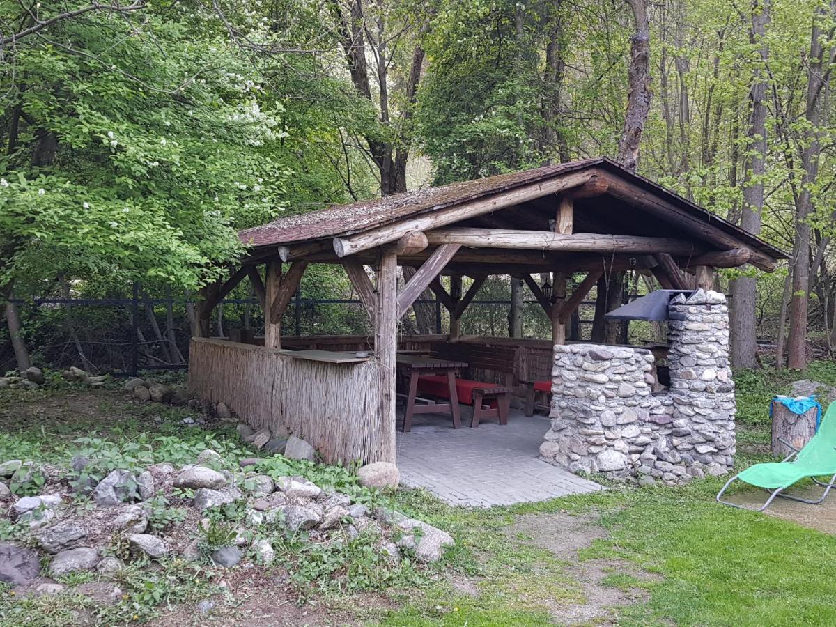 Chata Pod Skalou Valaská 外观 照片